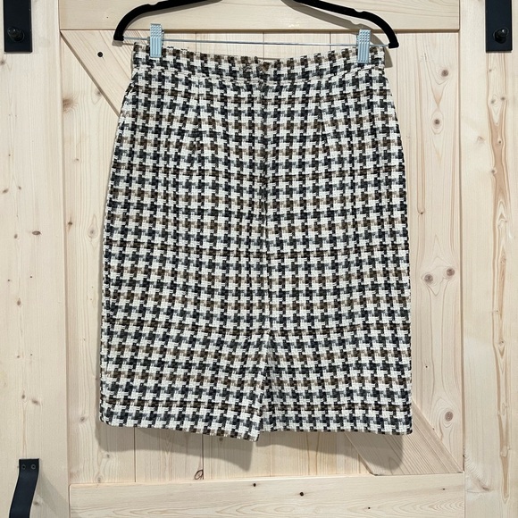Vintage Jessica Scott Houndstooth Pencil Skirt, Size 10. - Picture 2 of 5
